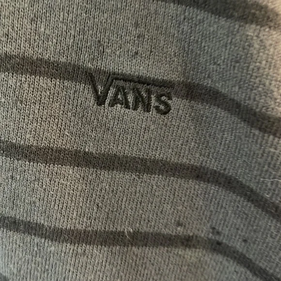 Vans men’s light weight sweatshirt 3/25.00 - Picture 2 of 5
